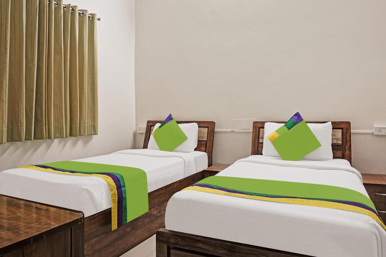 Itsy By Treebo - Ddpk Express Hotel 3*